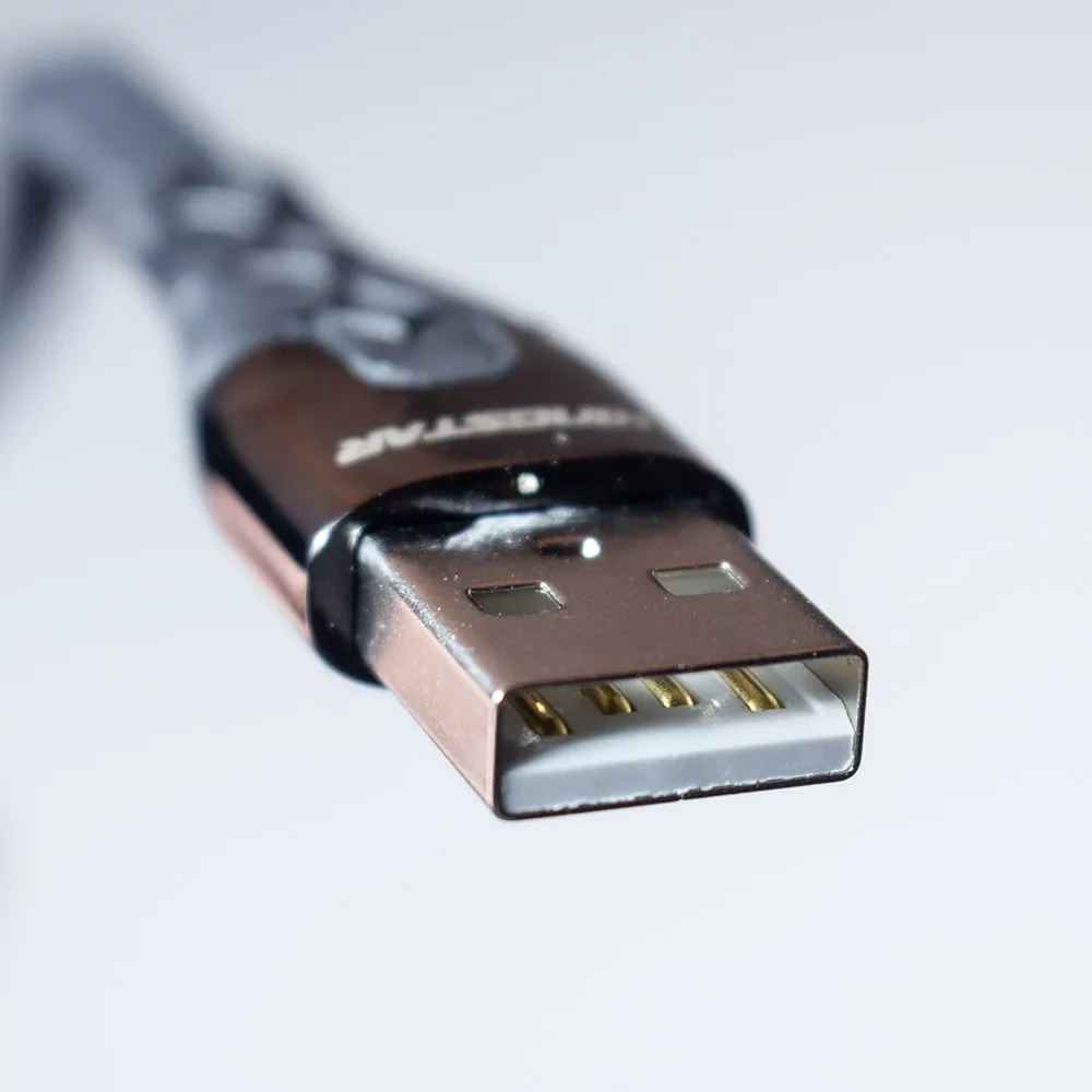 شارژ وایرلس گوشی به گوشی آیفون چیست؟