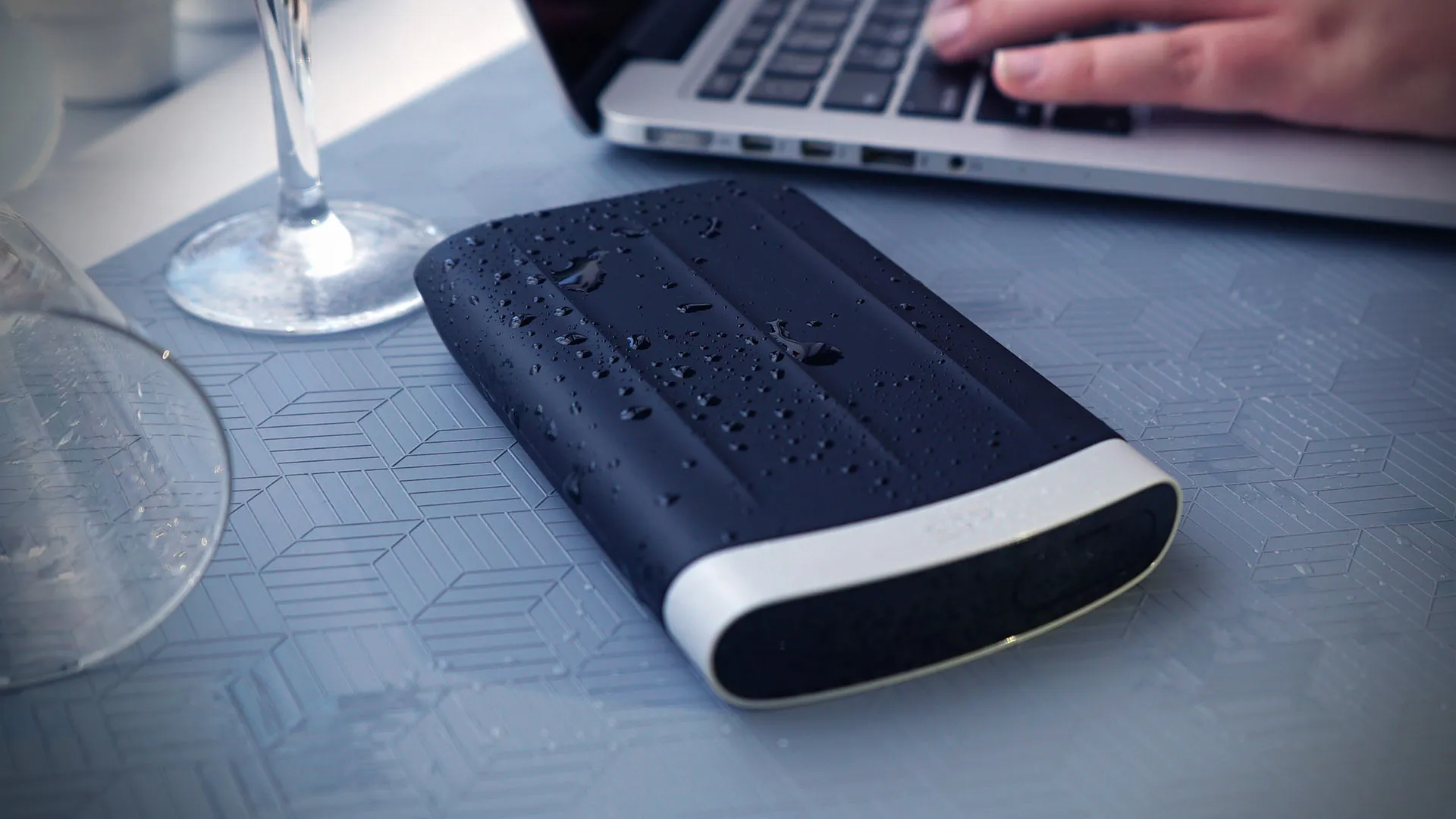 نقش هاب در اتصال دستگاه‌های جانبی